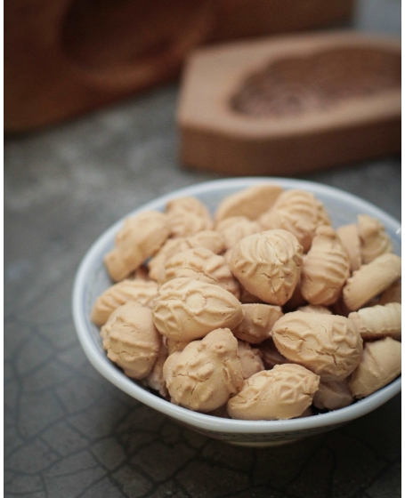 传统碳烤番婆饼 Traditional Charcoal Bake Kuih Bangkit